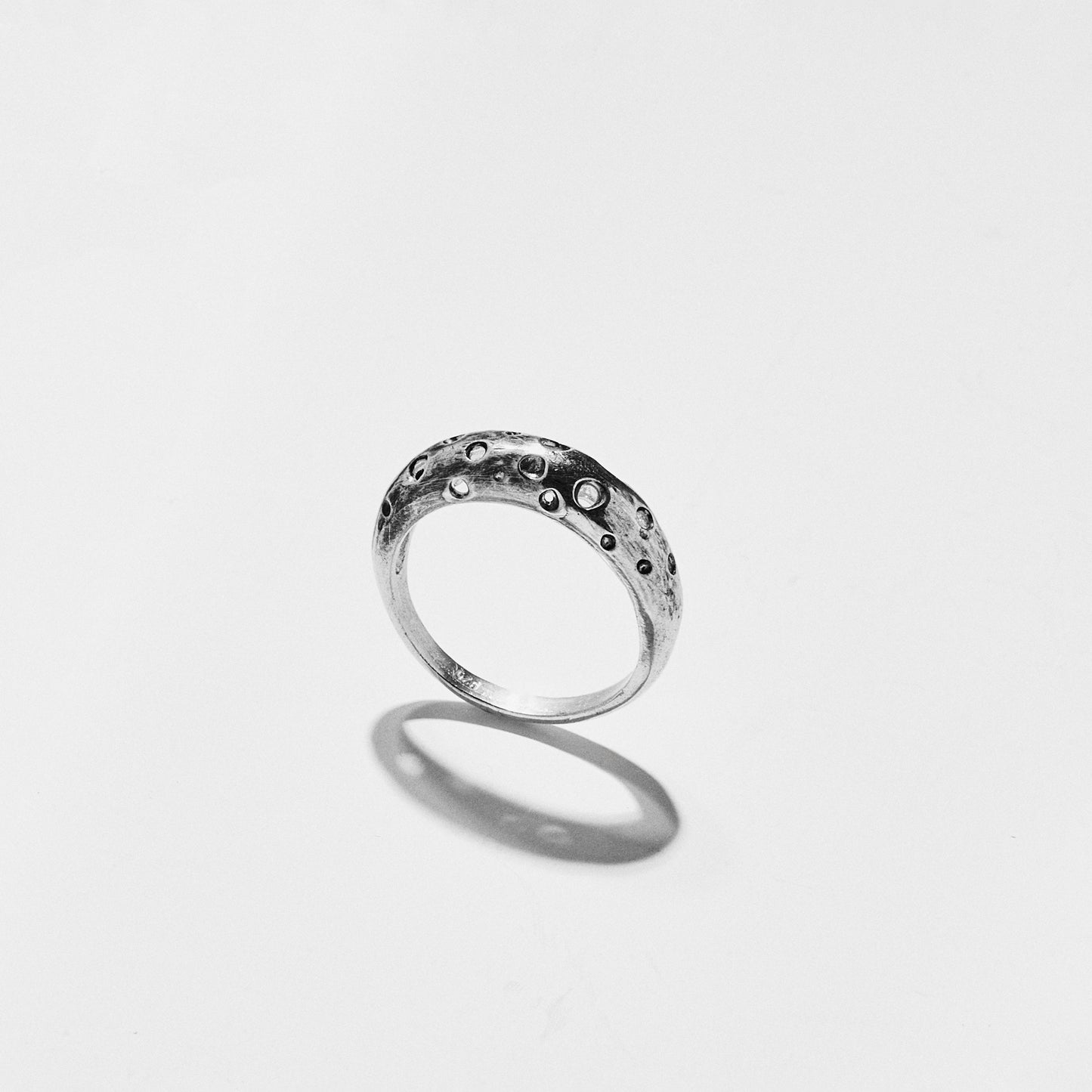 LUNAR RING