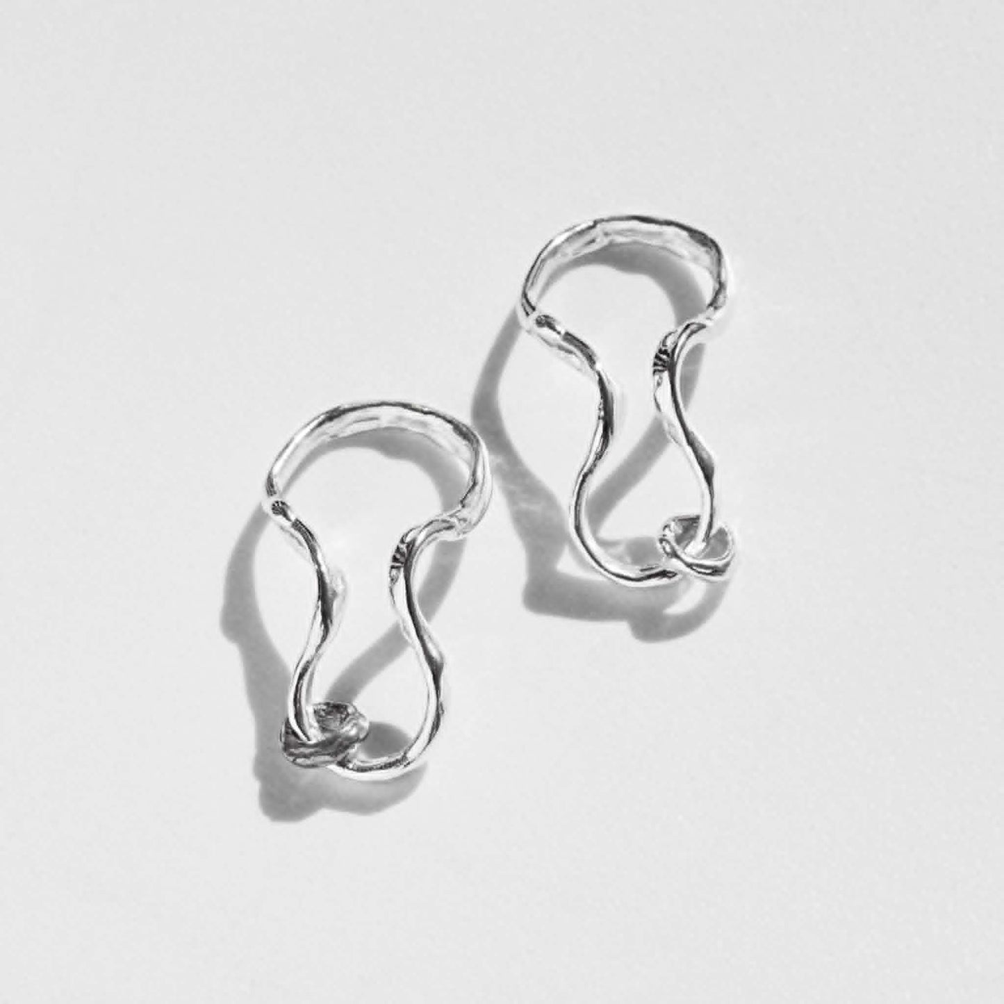 MOLTEN FLOW CUFF - LOOPED