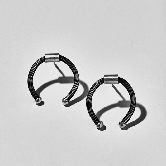 HORSESHOE EARRINGS