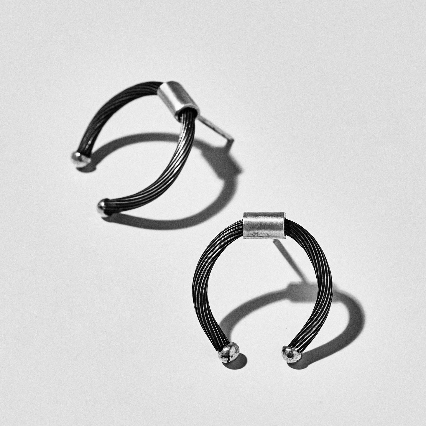 HORSESHOE EARRINGS