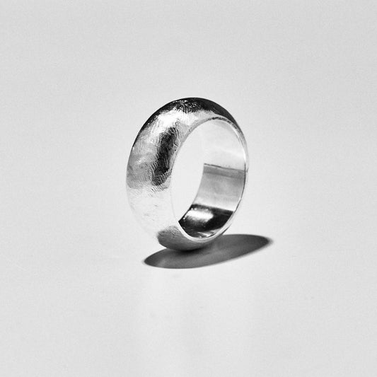 HOLLOW RING